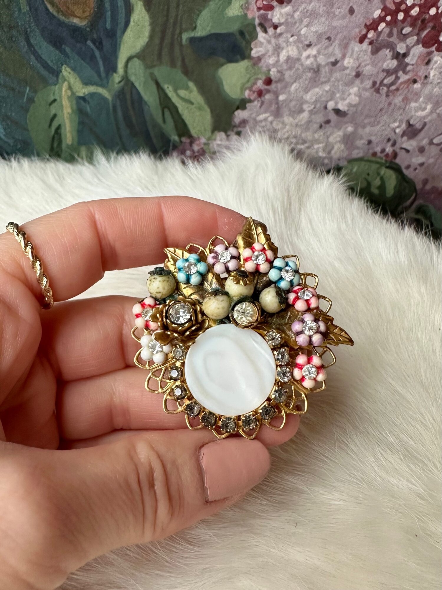 Vintage Unsigned Gold-Tone Brooch with Floral Elements — Miranda's Vintage  Bridal