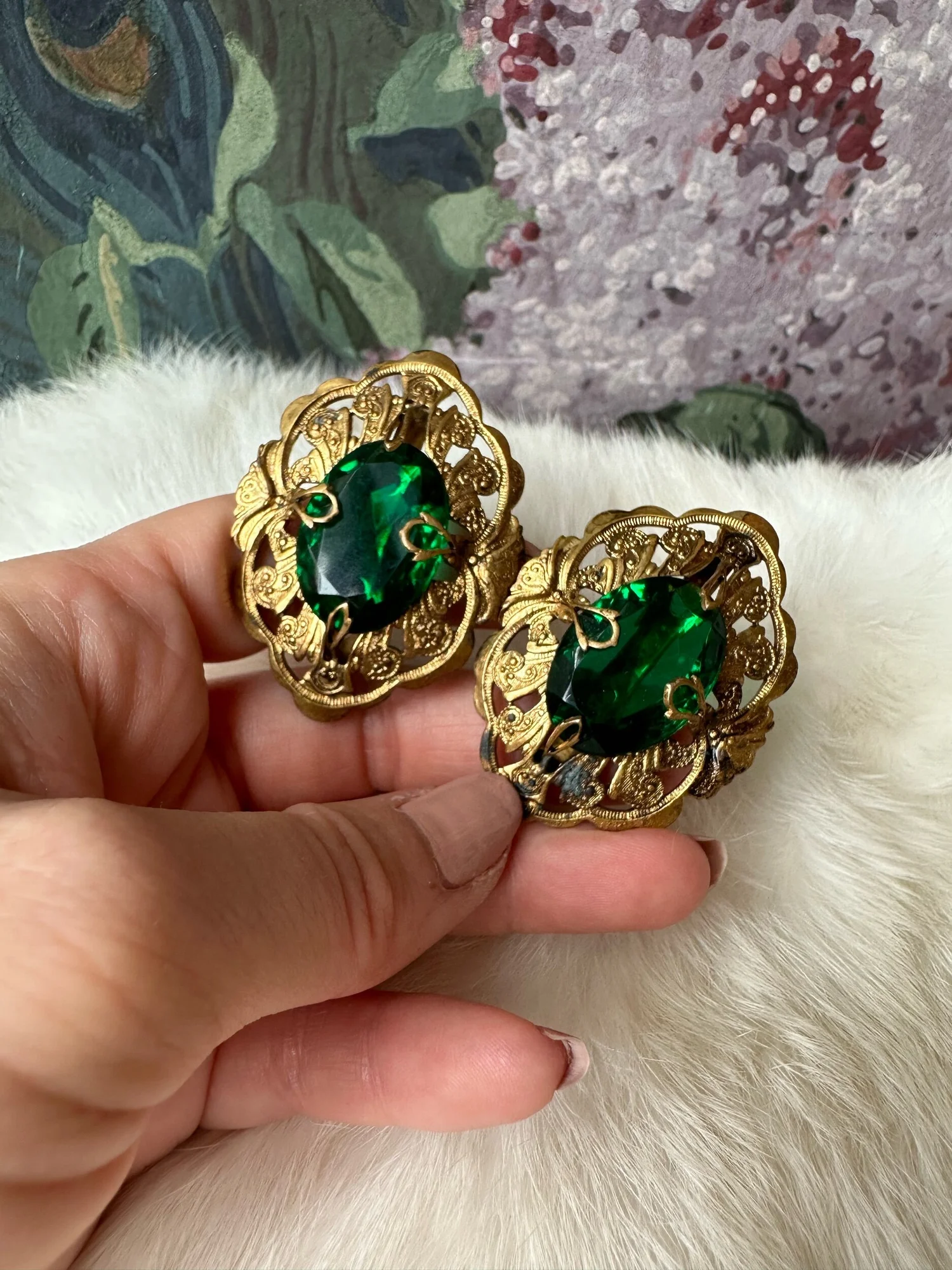 1930s Gold-Tone Belt Buckles with Green Crystals — Miranda display picture 2