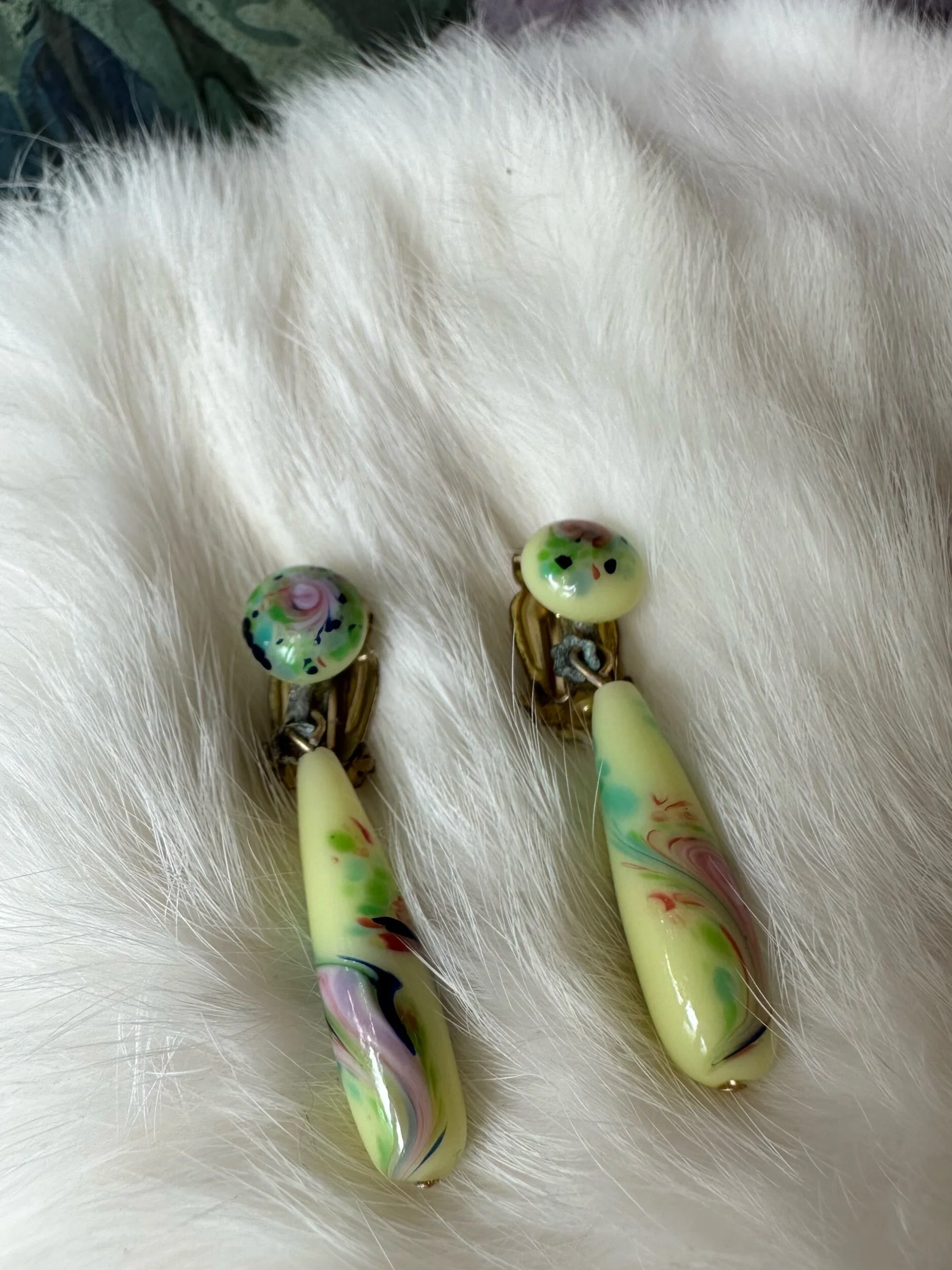 BB09568A-ACCA-47AF-A58A-52F7557962C1