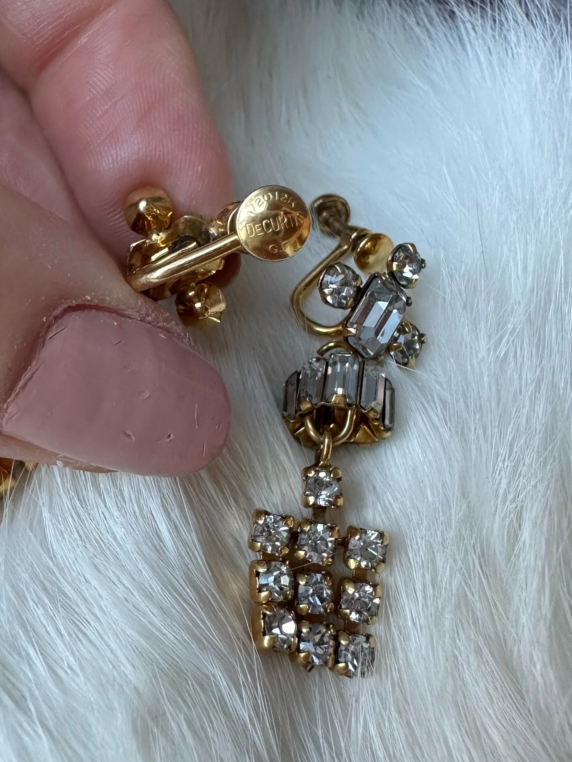 05486C1C-1E2A-4A75-9147-B78A7C7FFA24