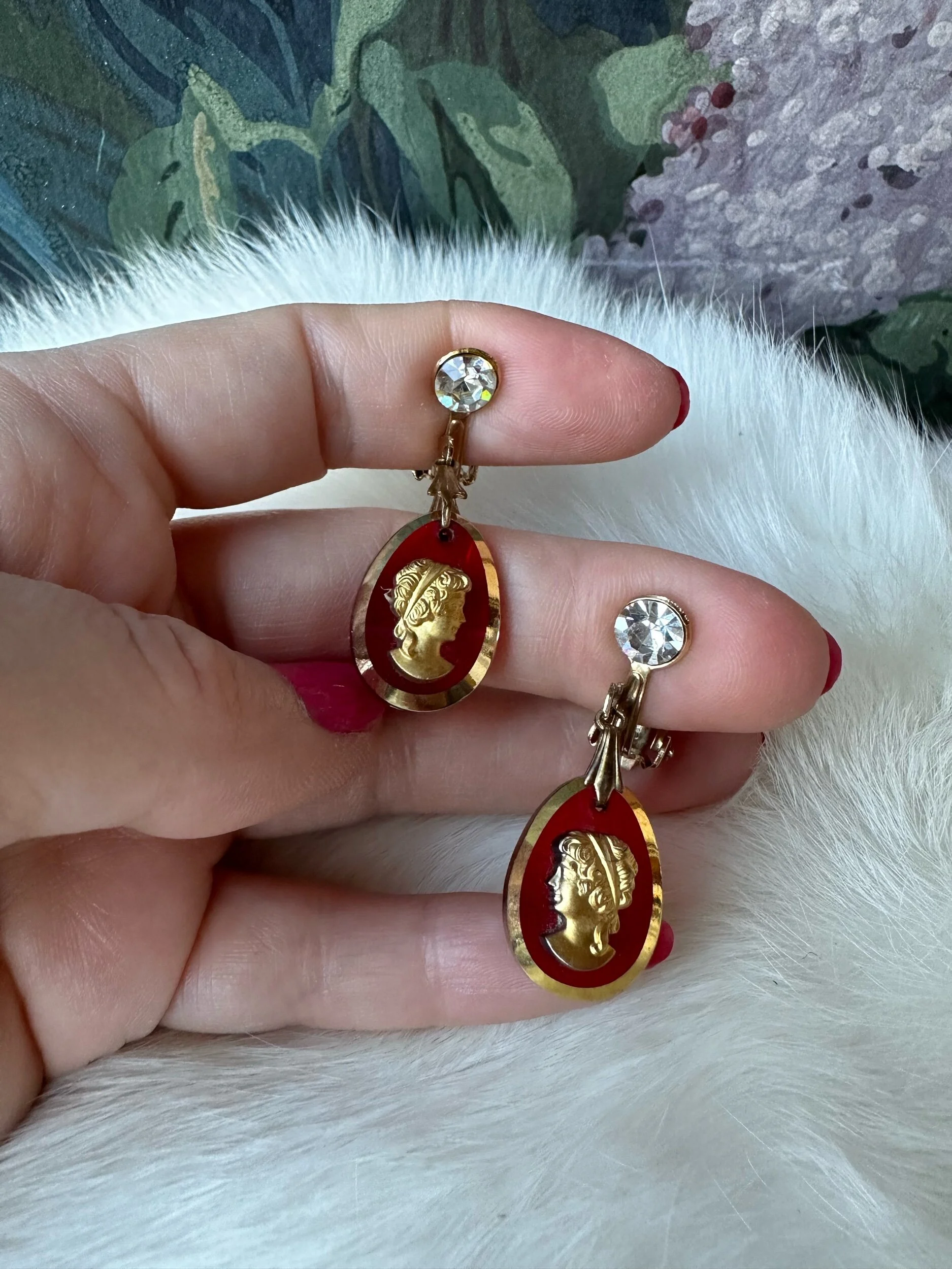 0DF7535F-BB50-49B7-82B9-FF497940AD1A