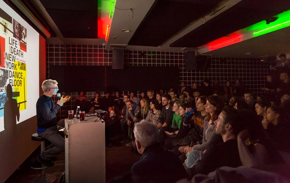 As I was saying, it was a tight room--and it was pretty packed. Photo: Jessica-Schäfer