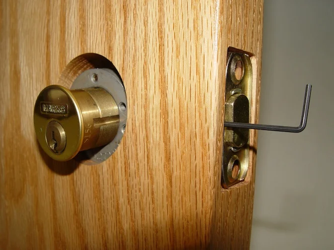 How to Remove a Lori Deadbolt: Quick & Easy Step-by-Step Guide