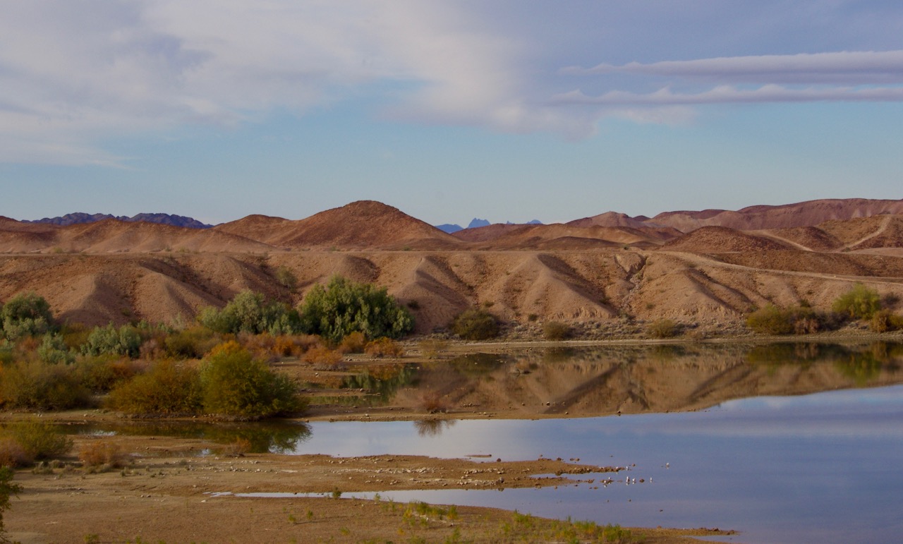 This is part of the (unlabeled) lake behind the dam across Senator Wash. 