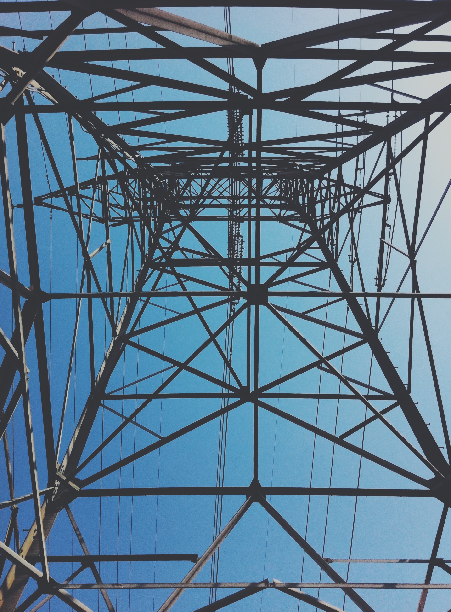 lariver_electrictower.JPG