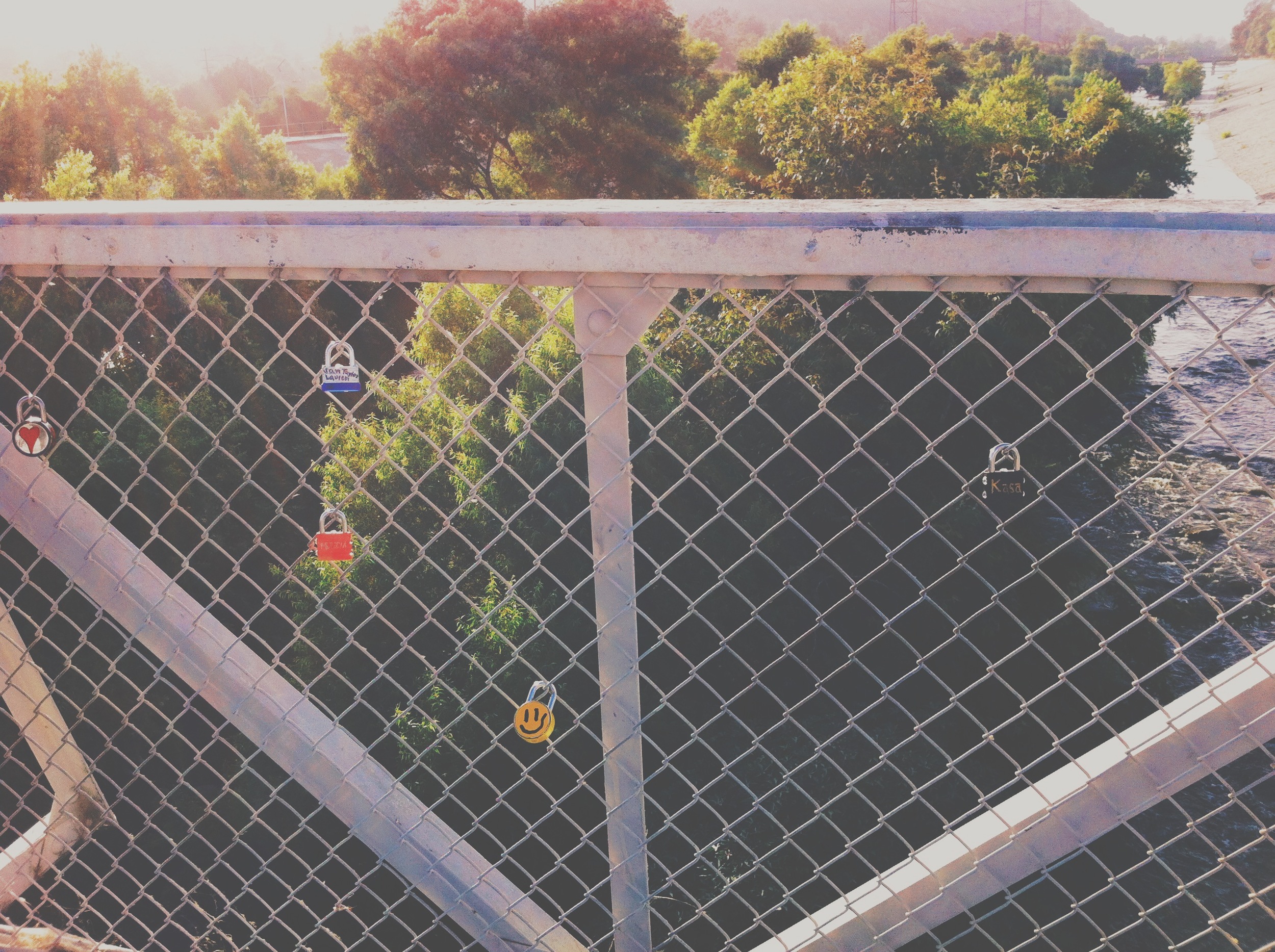 lariver_bridge_locks.JPG