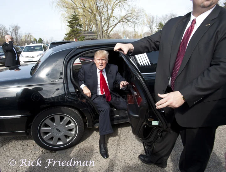 Trump-storms-NH01.jpg