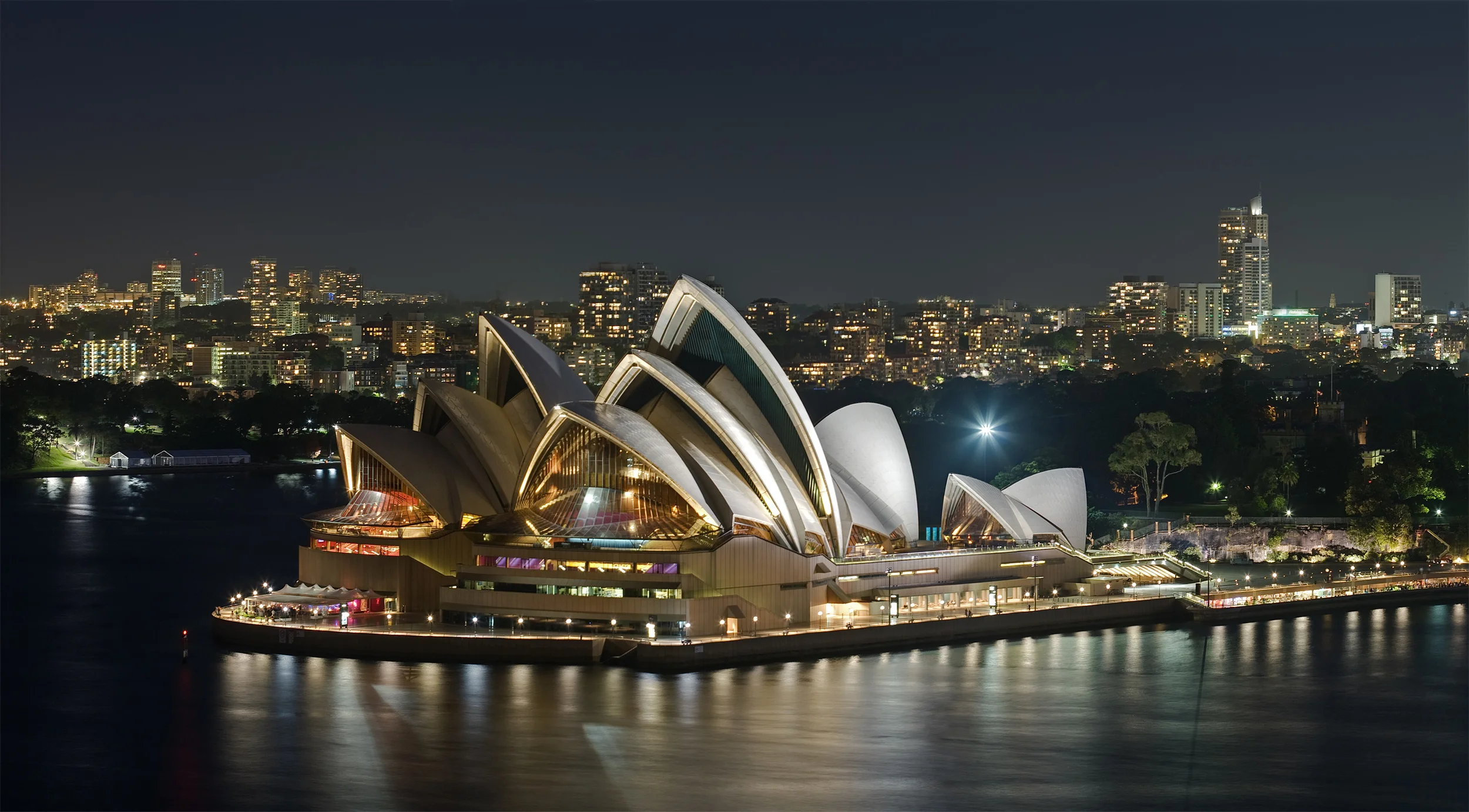 Sydney Opera House (Source: Wikimedia Commons)