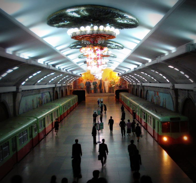 PYONGYANG METRO STATION (ORIGINAL SOURCE: WIKIMEDIA COMMONS)