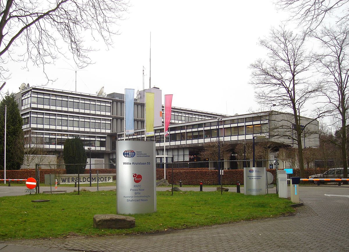 1200px-Radio_Nederland_WereldOmroep_Gebouw.jpg