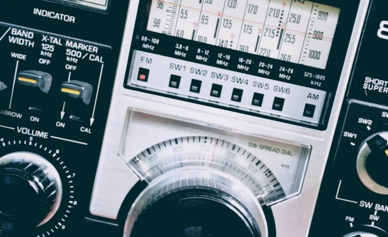 Panasonic-RF-2200-Dial-Angle-1 (2).jpg