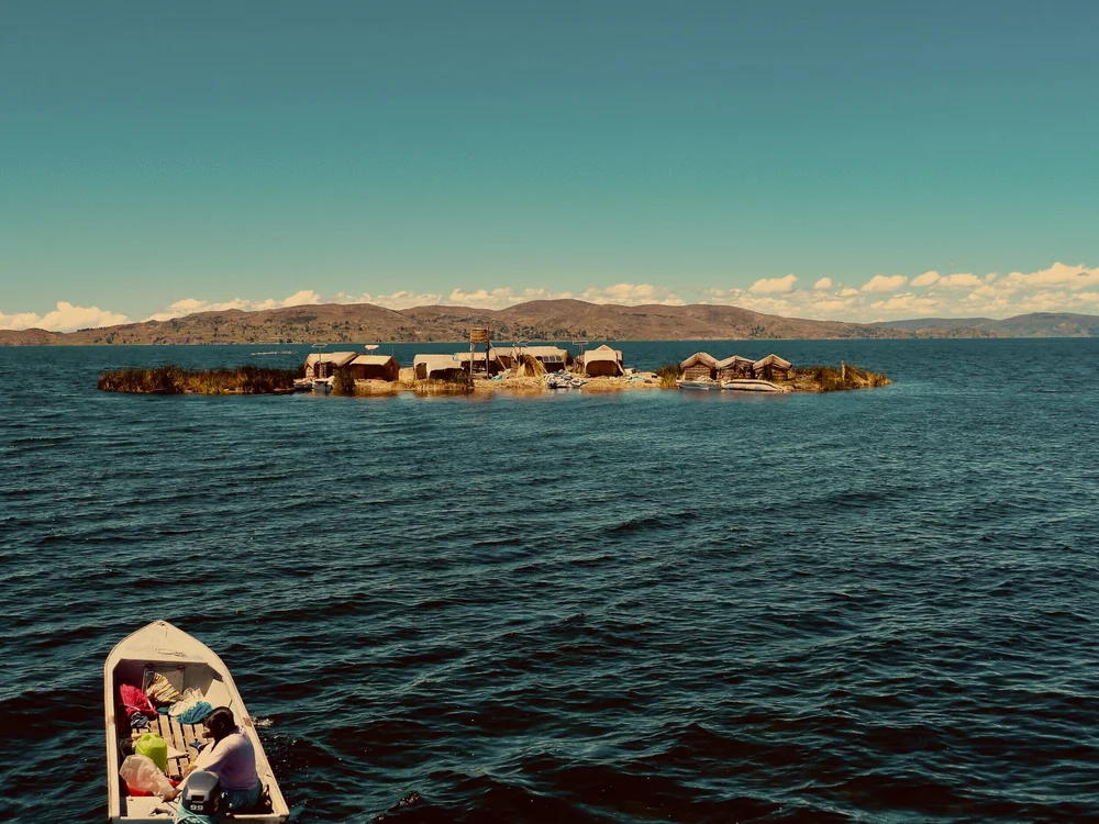 Floating Uros Islands at the Lake Titicaca in Peru photo made by rouichi/ switzerland
