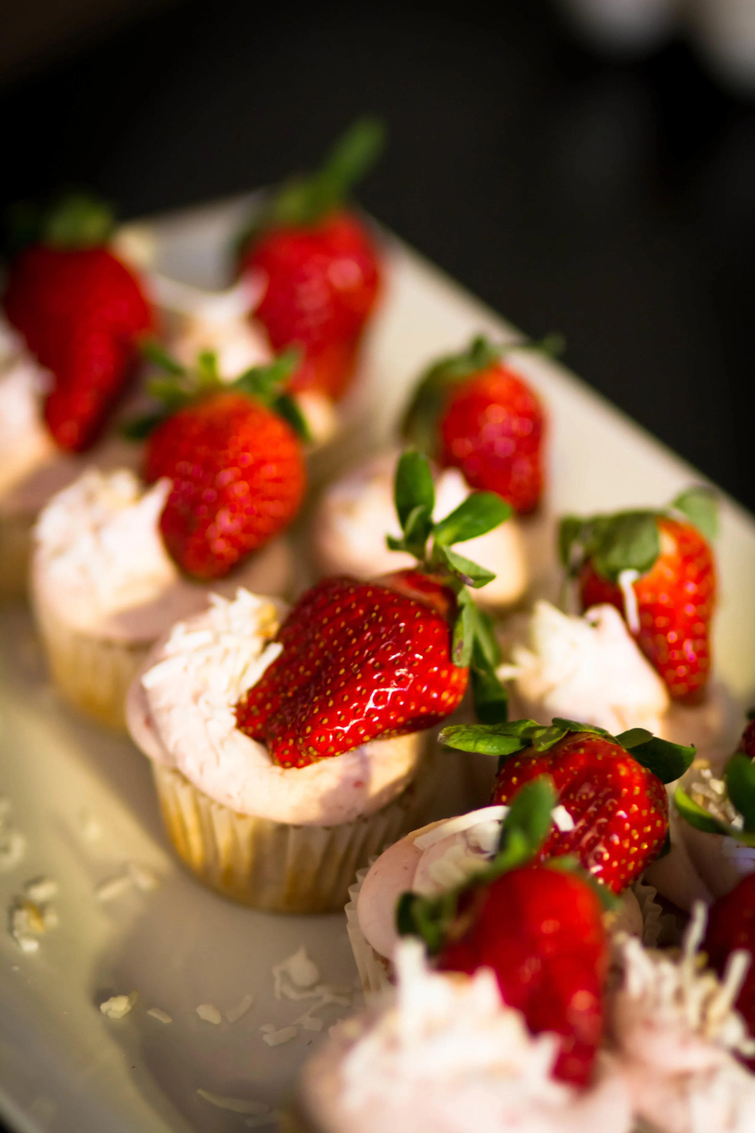 Strawberry colada cupcakes