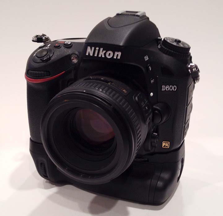 It's small but it does the job. The AF-S Nikkor 50mm f/1.4G 