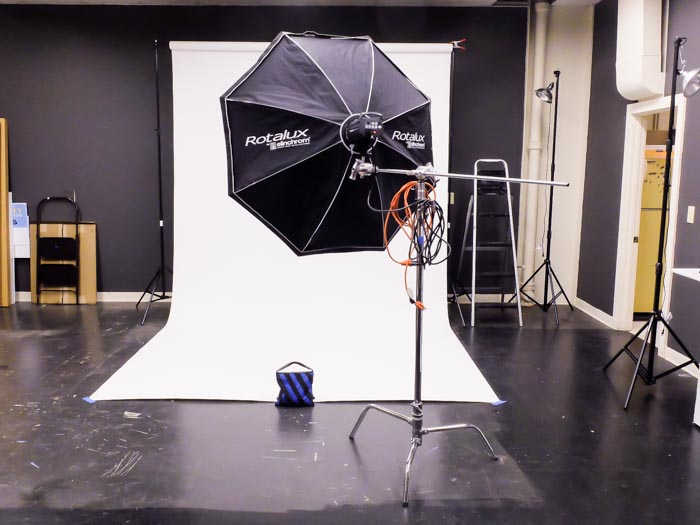 Hmmm, although I don't need a sandbag or weight on the arm, I should have put one on the leg. I hope when I get back to the studio it' hasn't fallen over.