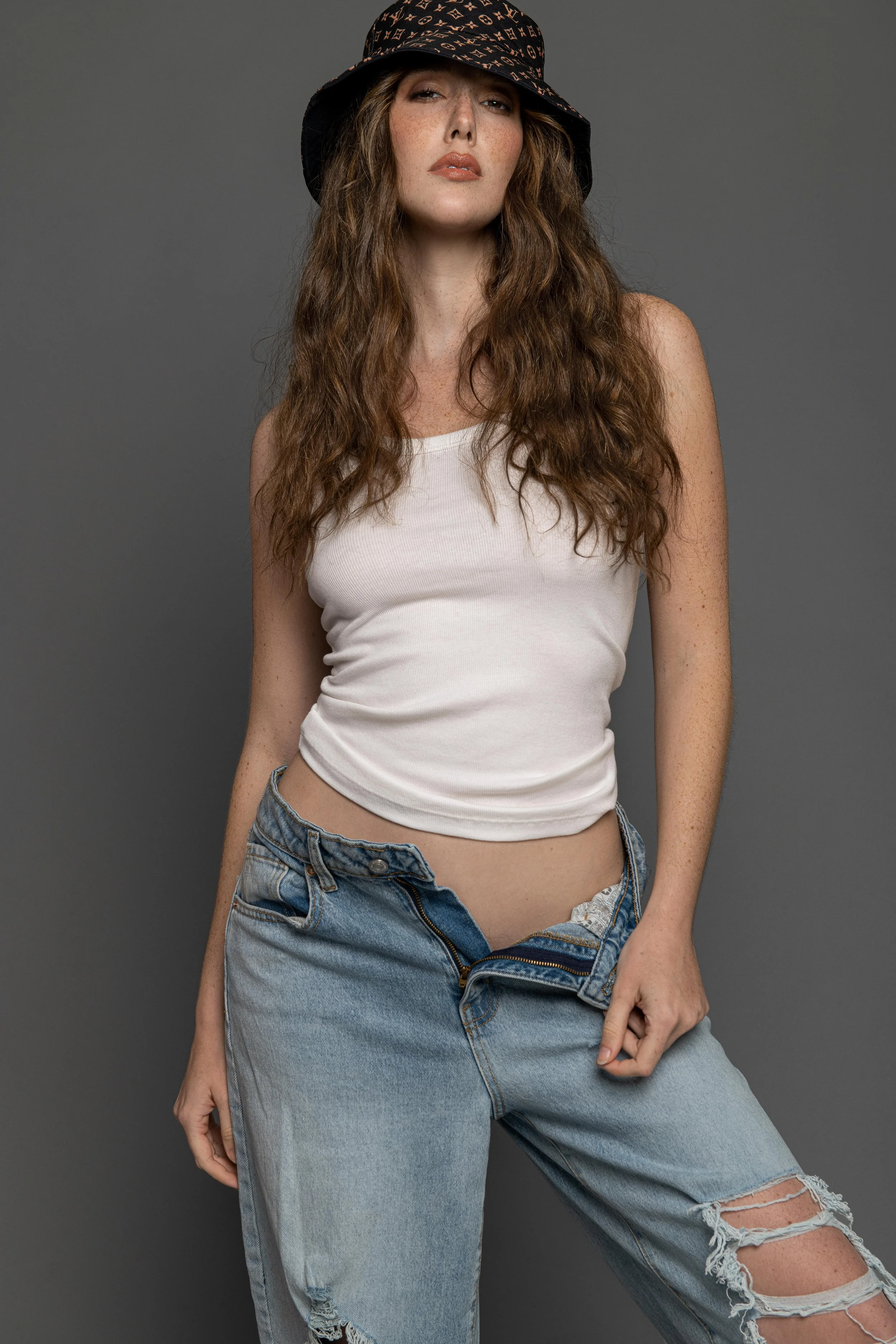  Model | Willa Prescott  Ph | Steve Brokaw  Agency | Aesthetic Artist Agency  HMUA | Emmy Elle  Location | Studio E, Carmel, IN 