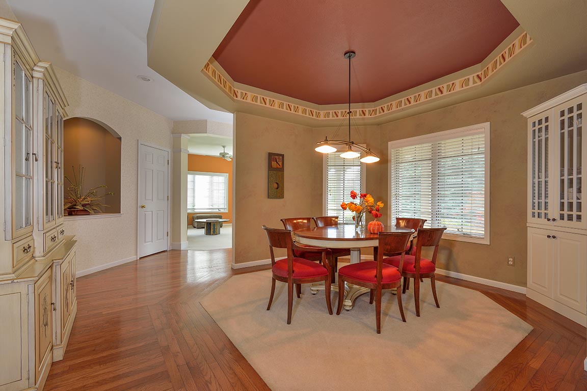 diningroom1email.jpg
