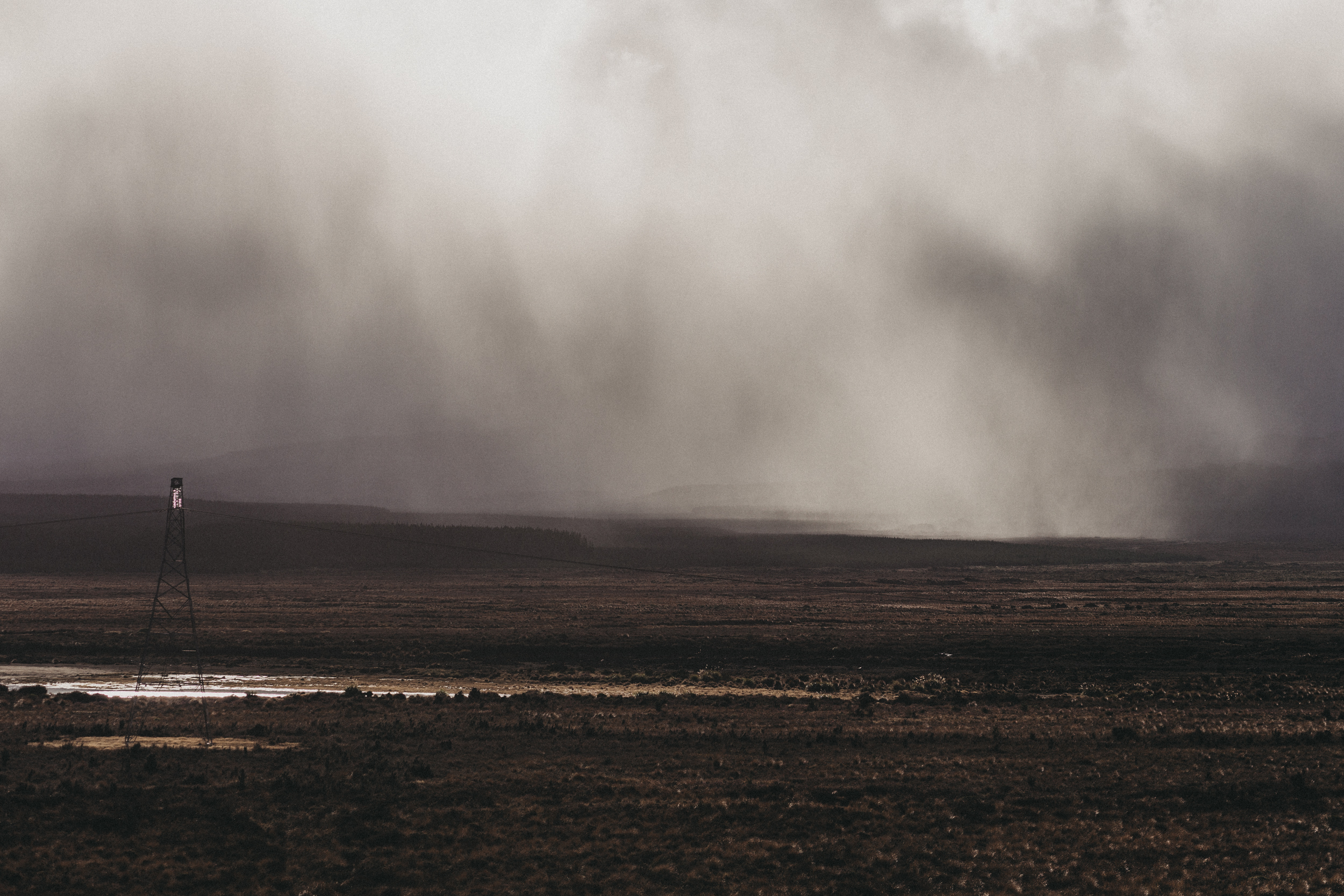 A storm coming in quickly from Desert Road, Mount Tongariro.