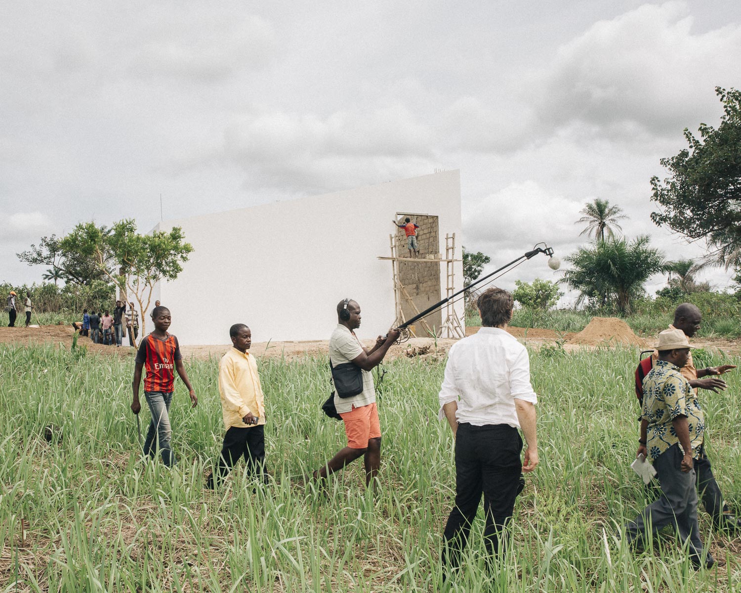  Designed by OMA, this White Cube is the cornerstone of the of the  Lusanga International Research Centre for Art and Economic Inequality (LIRCAEI).   For decades, monoculture has been violently imposed in the plantations zones by distant shareholder