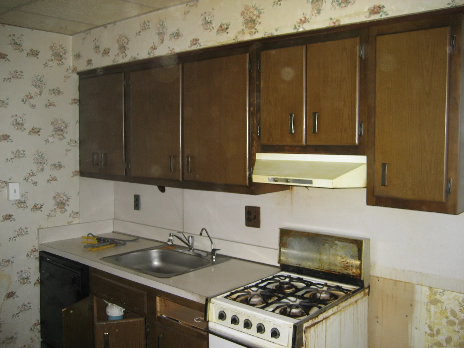 Northeast Philadelphia Kitchen Before 1