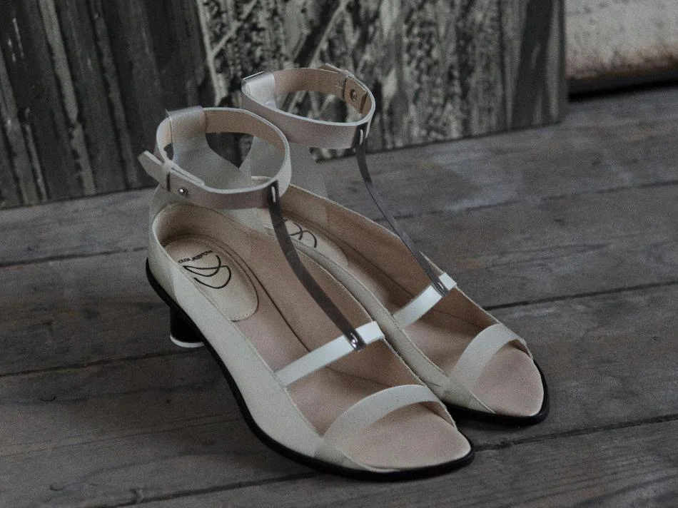 Photo: http://vogue.muuse.com/#!vote/297-olga-jazepova