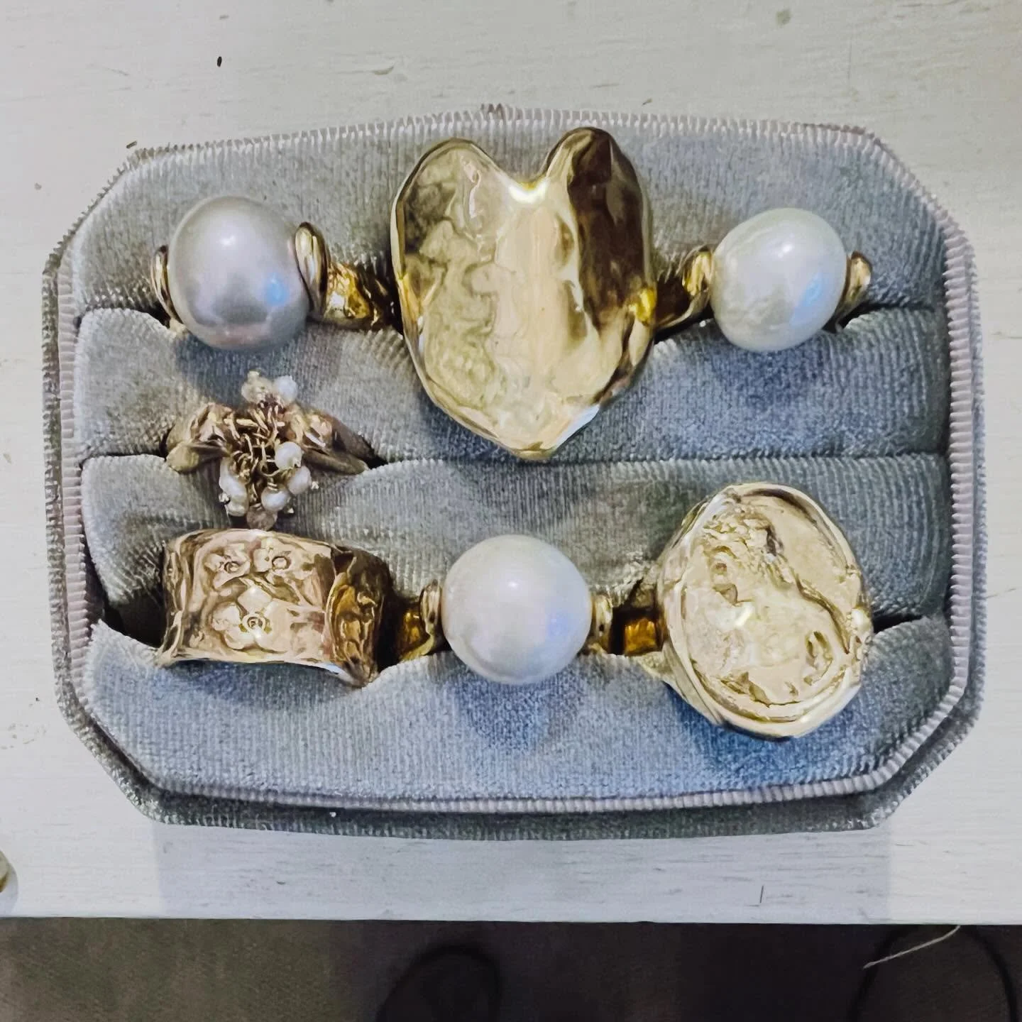 Favorites 💖

#handsculpted #bronze #pearl #lostwaxcasting #statementrings