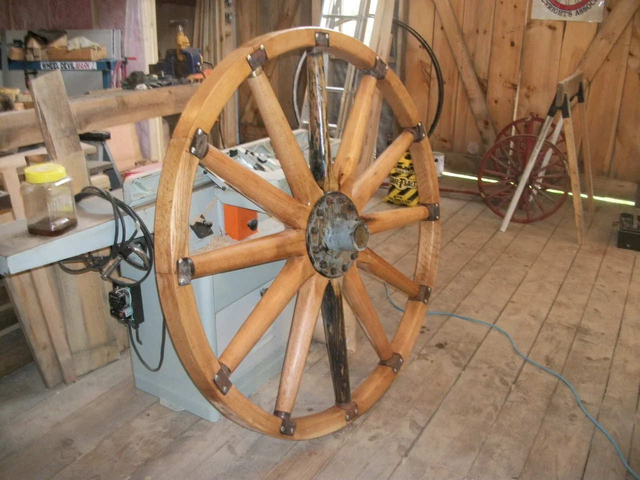 Sampson on cannon wheel 012.JPG