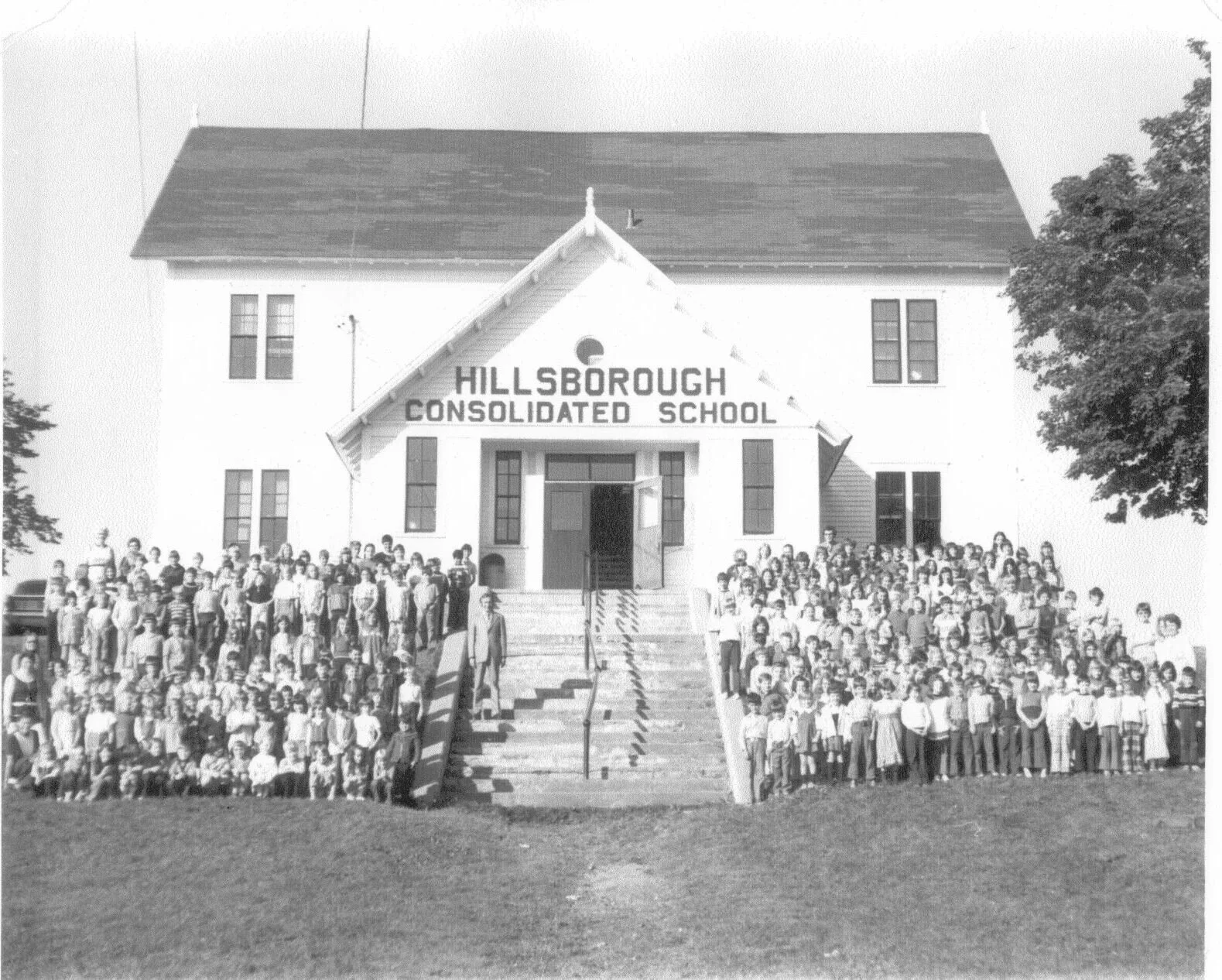 Hillsborough Consolidated School in the 1973-74 school year. From Vaughn Snider Collection