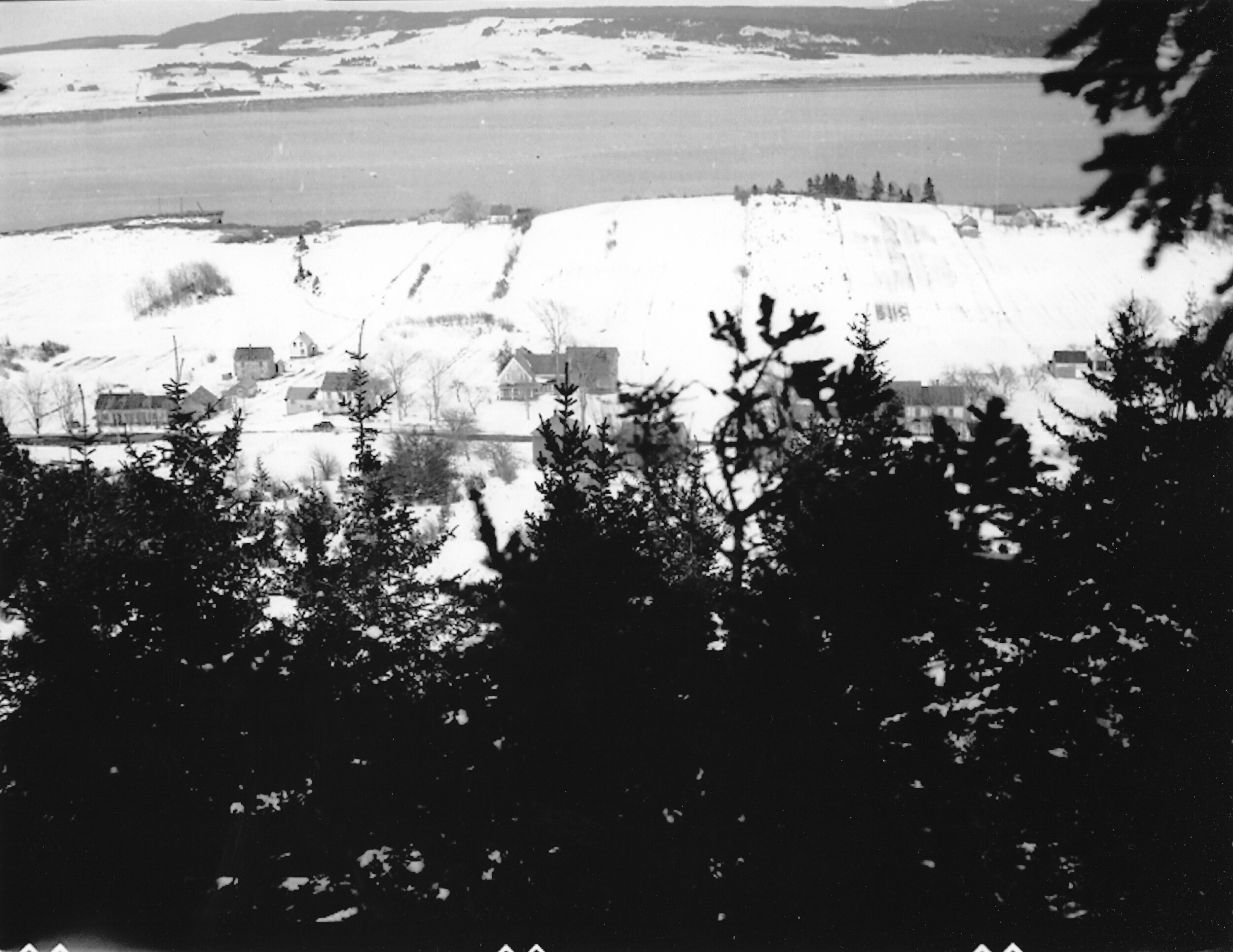 Edgett’s Landing w Ship at Blights Wharf in early 1930s from Vaughn Snider Collection