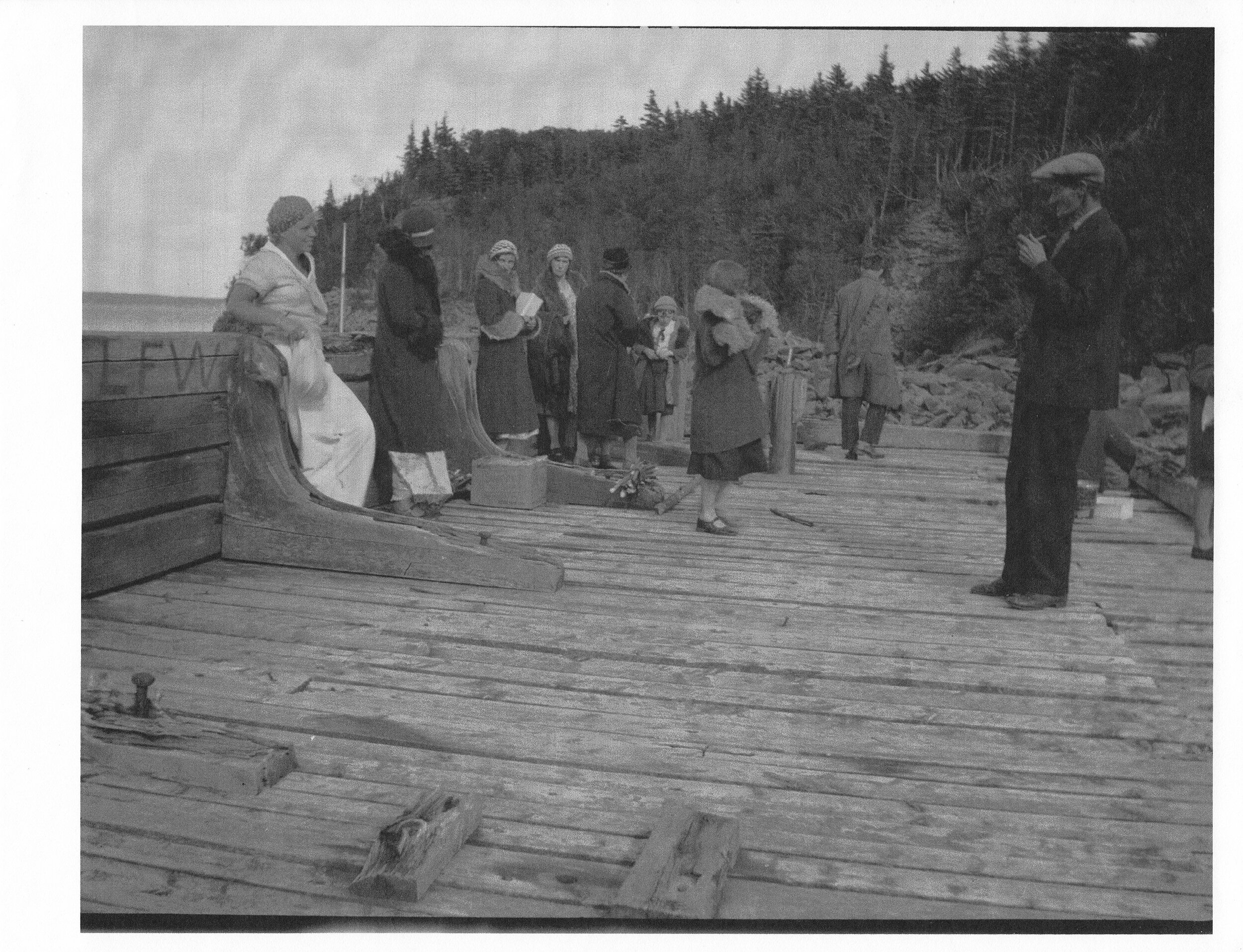 Edgett’s Landing Wharf. From the Vaughn Snider Collection.