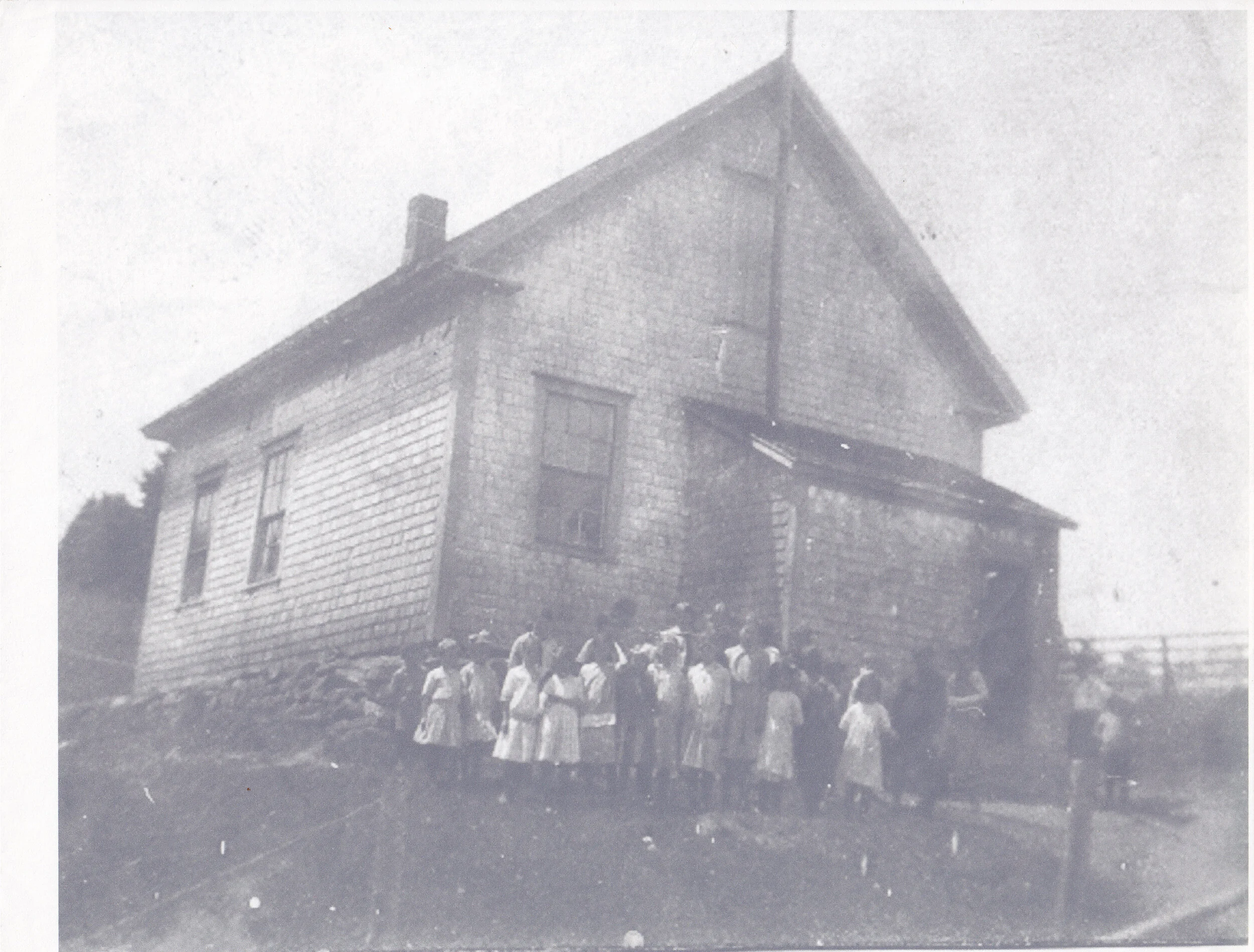 Edgett’s Landing School Circa 1900 from the Vaughn Snider Collection.
