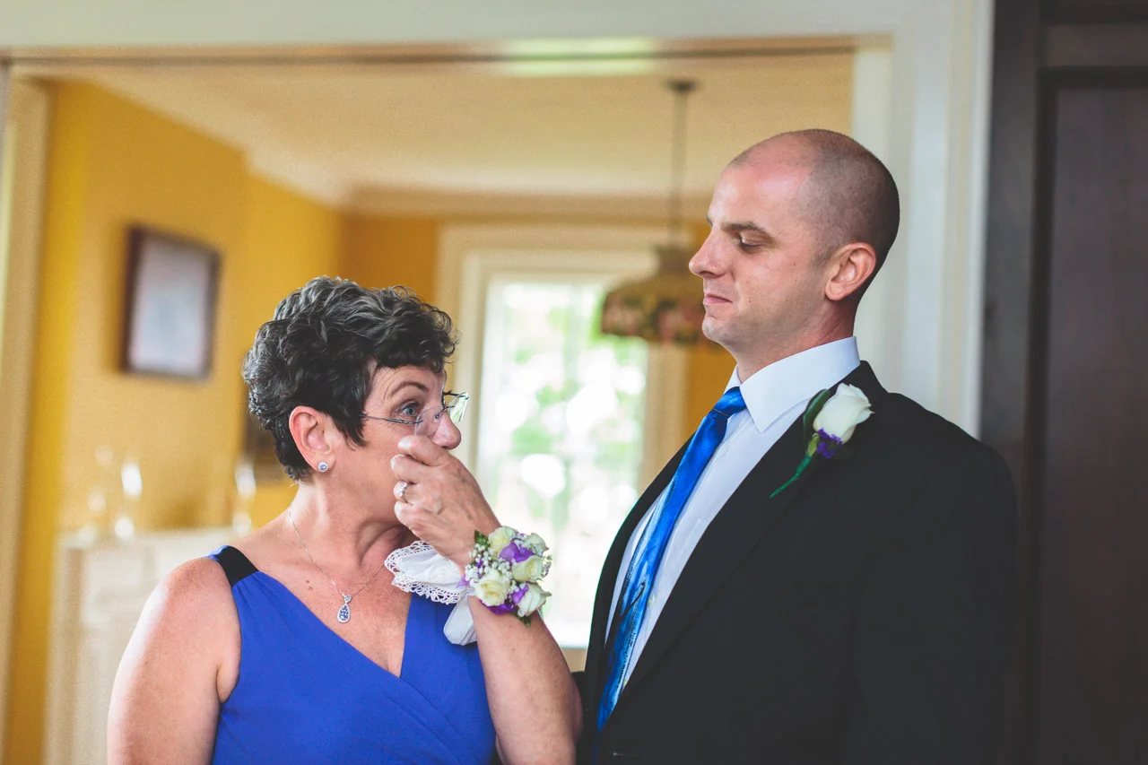 jen-bob-wedding-unionville-vineyards-nj-16.jpg