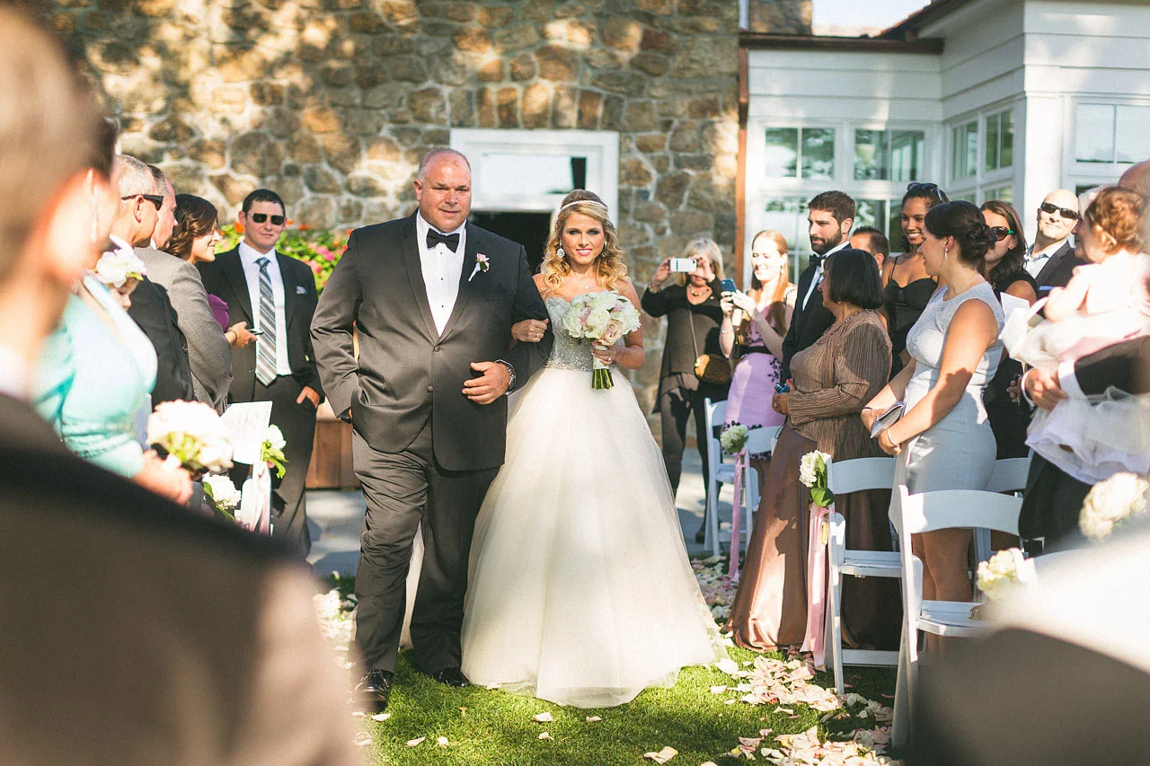 Bride Walks down isle