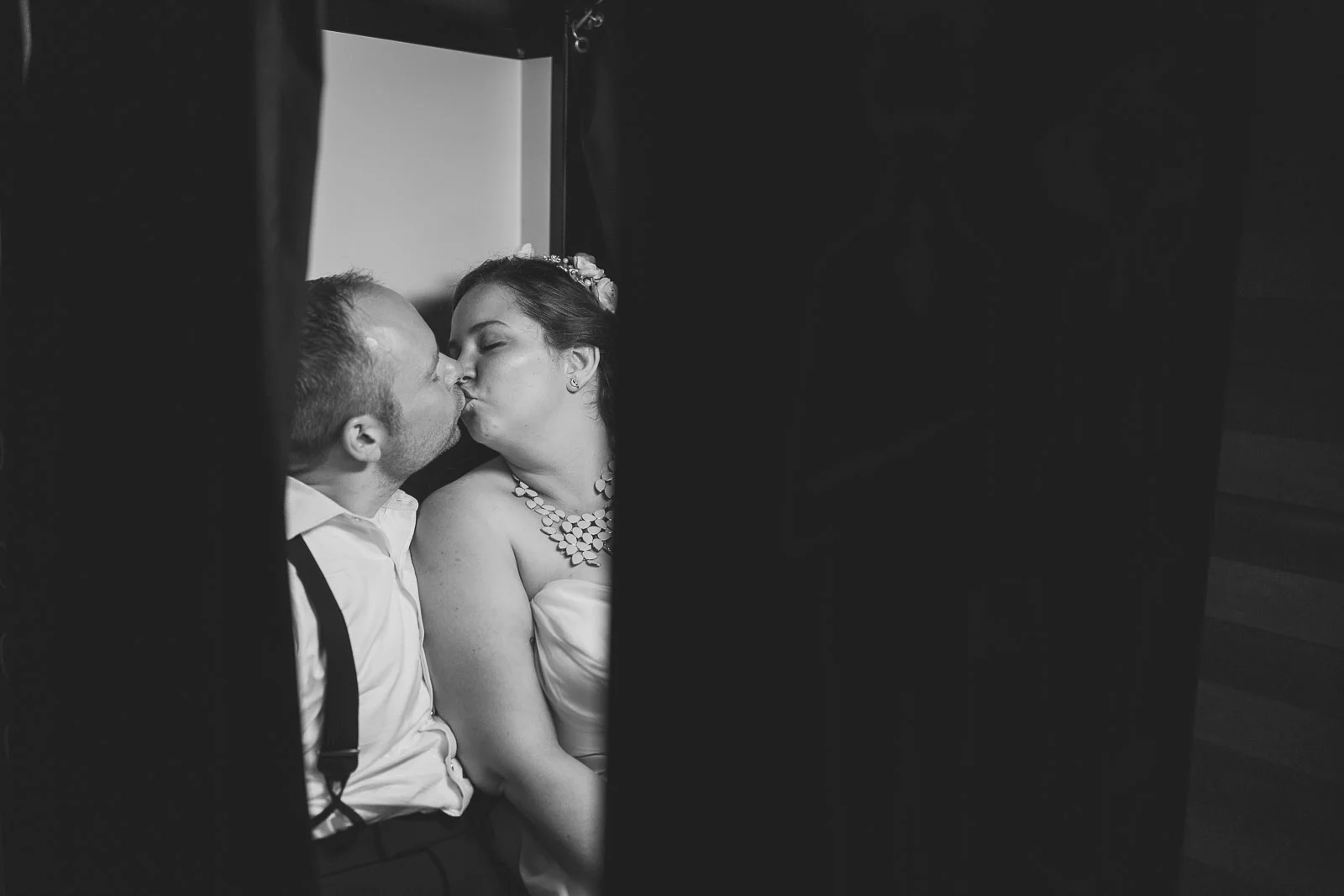Photo booth kiss