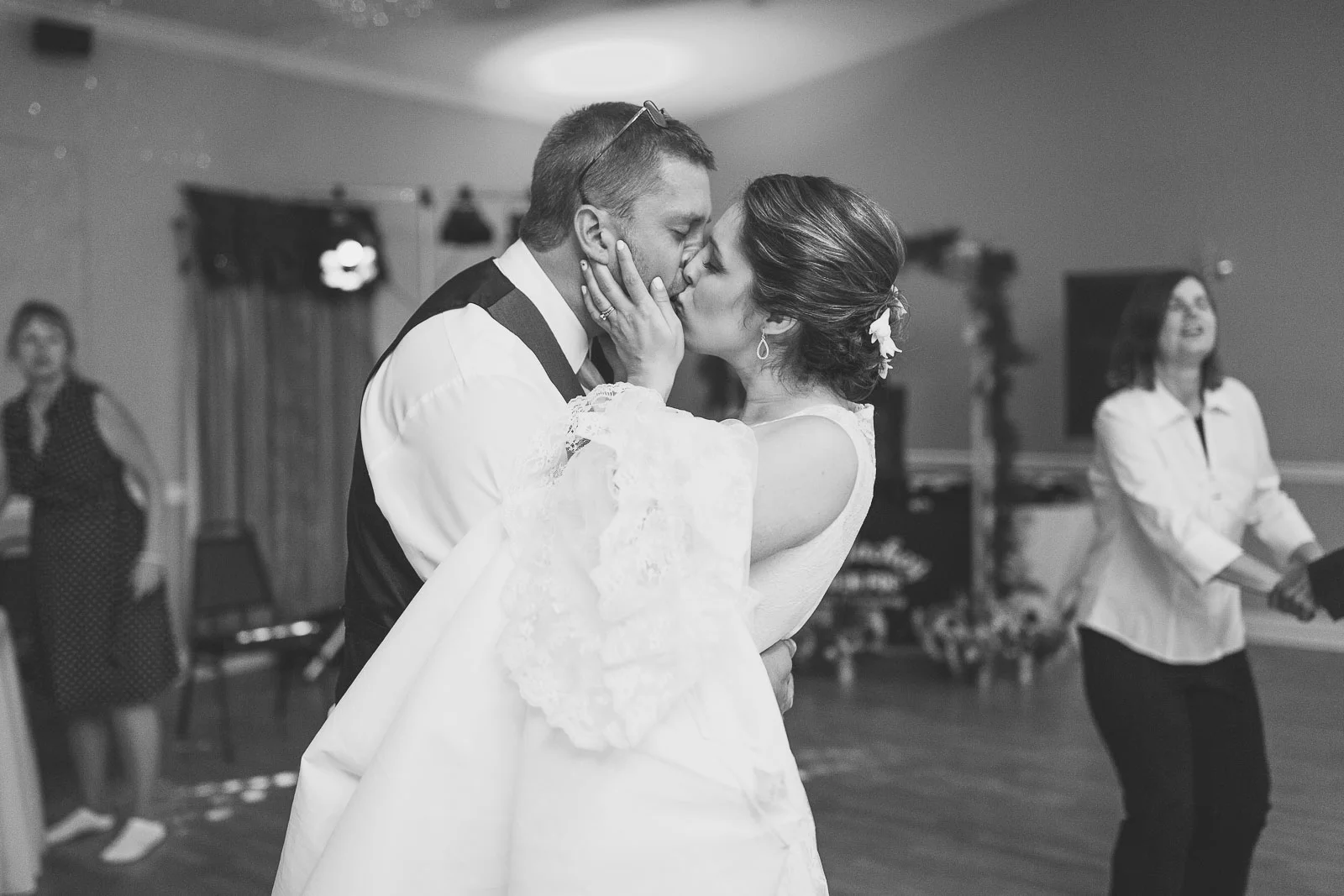 Warren County Wedding Photographer