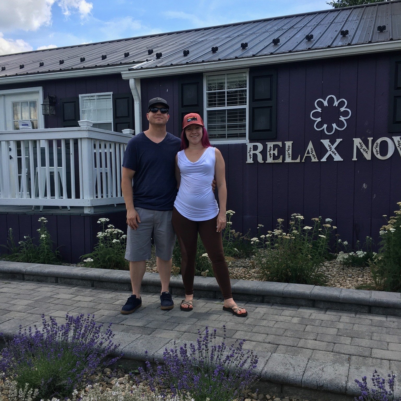 #throwbackthursday... when we went to @whiteoaklavender in Virginia during the pandemic! Immersed in lavender vibes, lavender products, lavender infused drinks. 

Favorite product: lavender coffee 💜💜💜 My hair was also lavender pink at the time &am