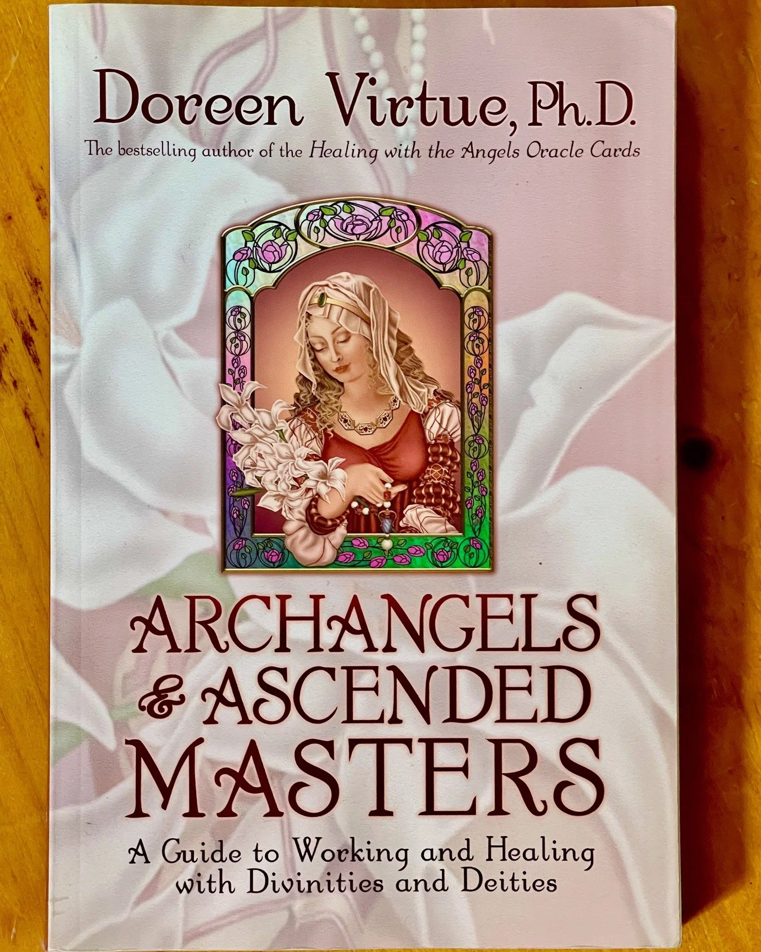 ✨ RARE FIND ALERT! ✨
📖 &ldquo;Archangels and Ascended Masters&rdquo; by Doreen Virtue &mdash; Original 2003 @hayhouseinc Edition 🕊️

This discontinued spiritual guide is a must-have for collectors and seekers who want to connect deeply with Angels,