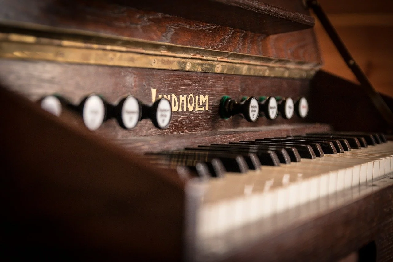 Photo of old piano keys