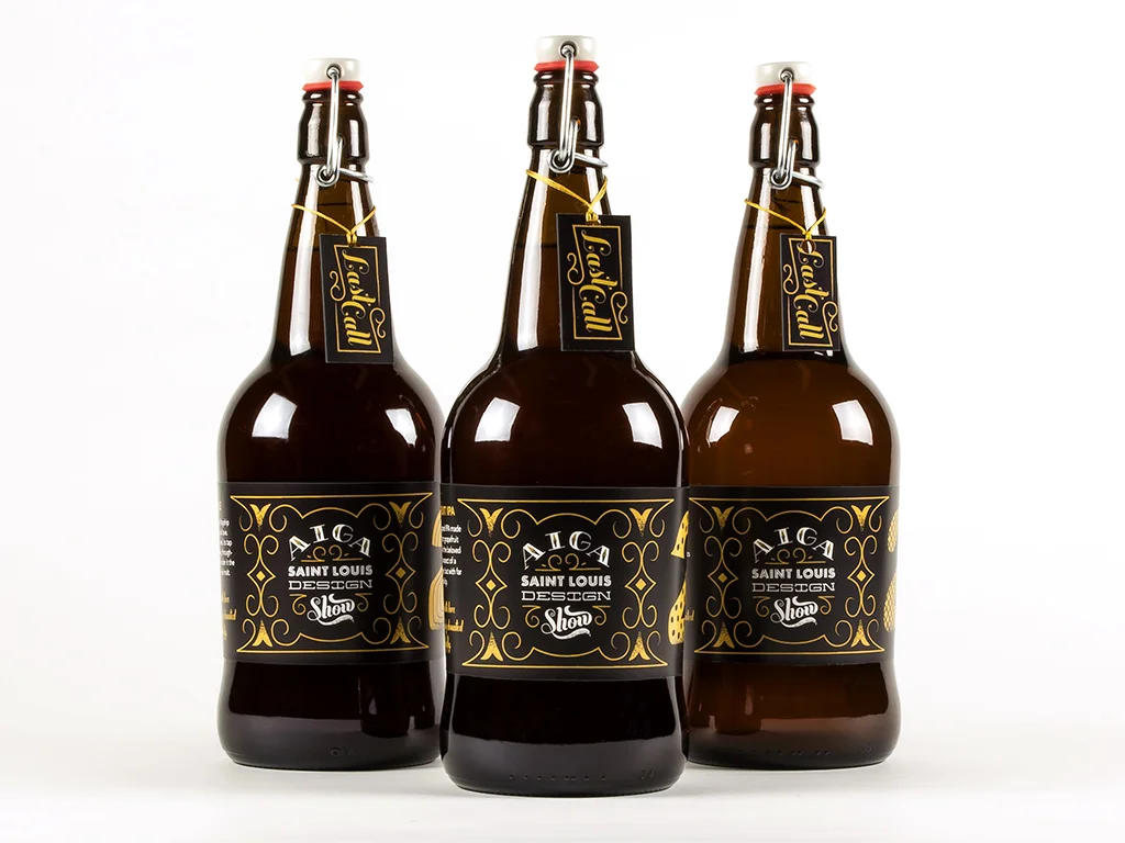 AIGA21_Bottles_View2.jpg
