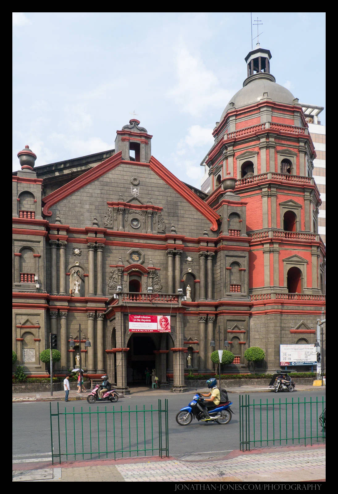 Plaza Lorenzo Ruiz, Manila, Philippines