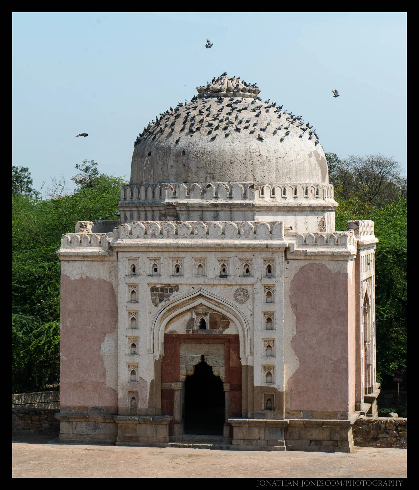Tomb, Delhi
