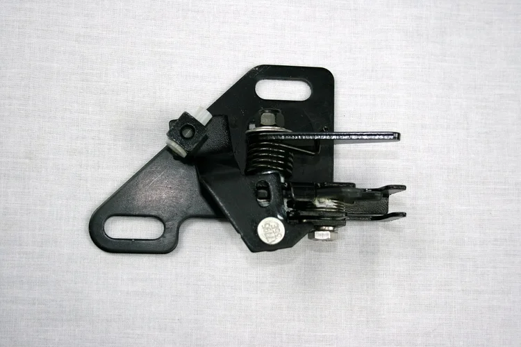 SNUGTOP PARTS SNUGTOP ALL GLASS DOOR ROTARY LATCHES PAIR Trunk Lids & Parts