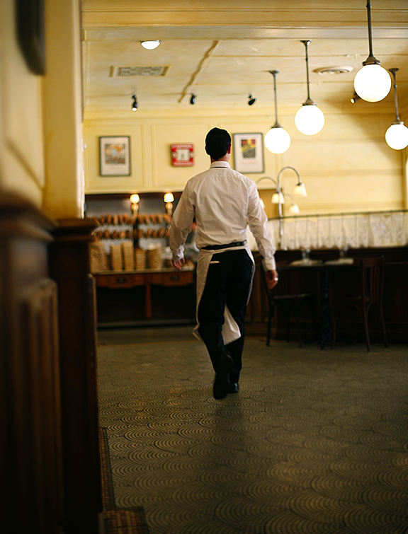 Waiter1.jpg