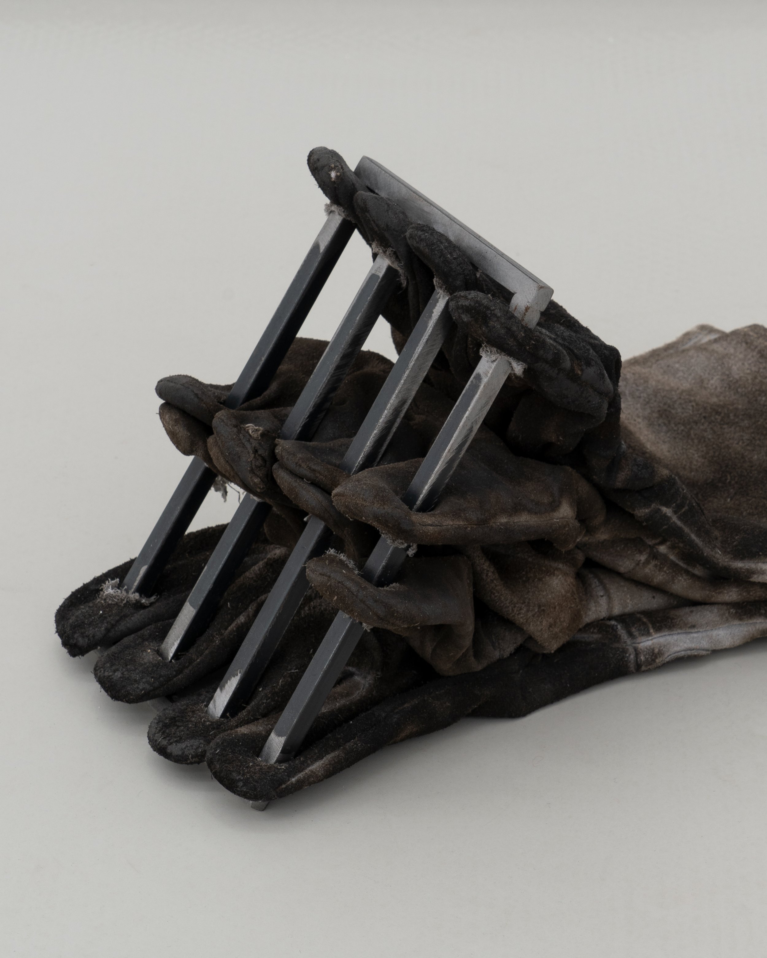  USED WELDING GLOVE PRISON - VARIABLE DIMENSIONS LO BRUTTO STAHL (PARIS) APRIL 1 - JUNE 3 2023 