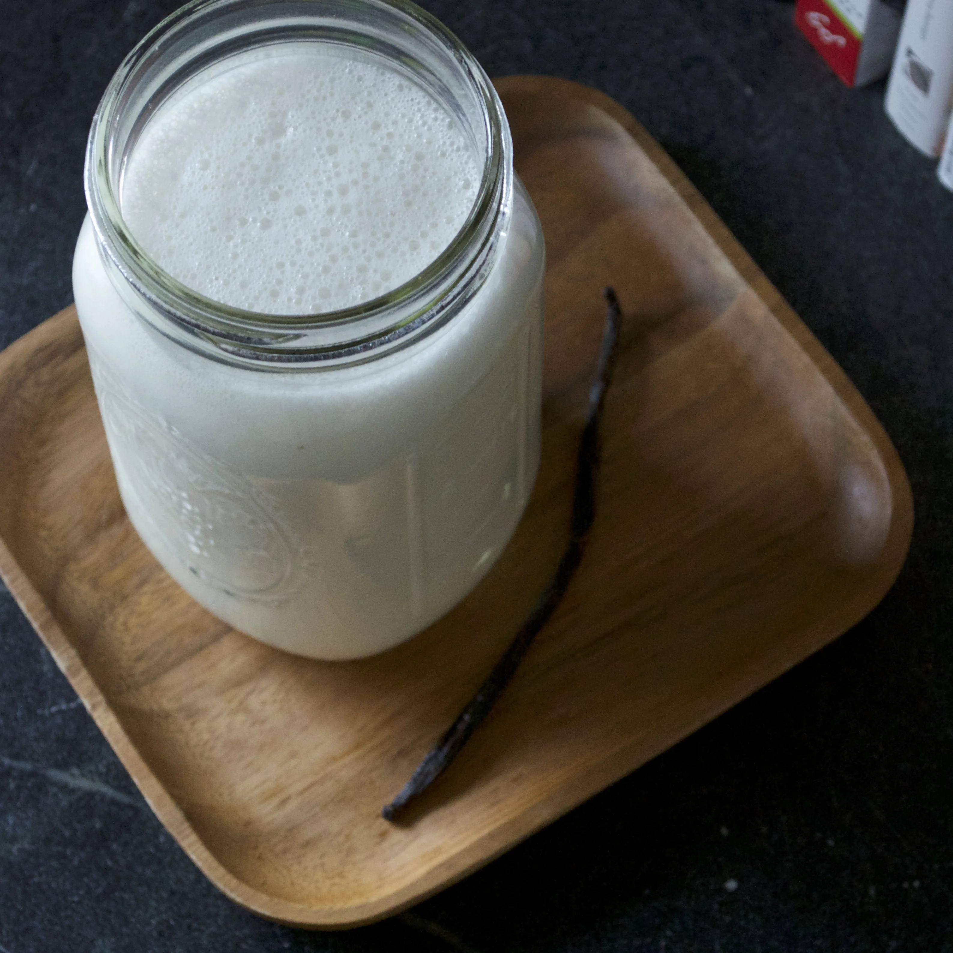 Induce a Dolce Vita Moment - Make Your Own Macadamia Nutmilk