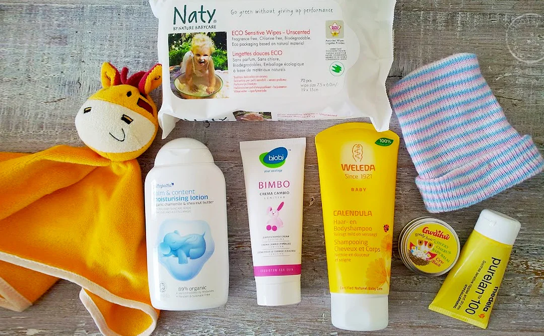 How to raid your baby's diaper bag. 