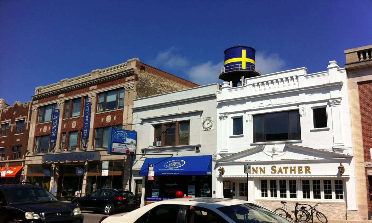 IDEA47: "Get Lost" in a New Neighborhood - Discovering 5 Gems in Andersonville