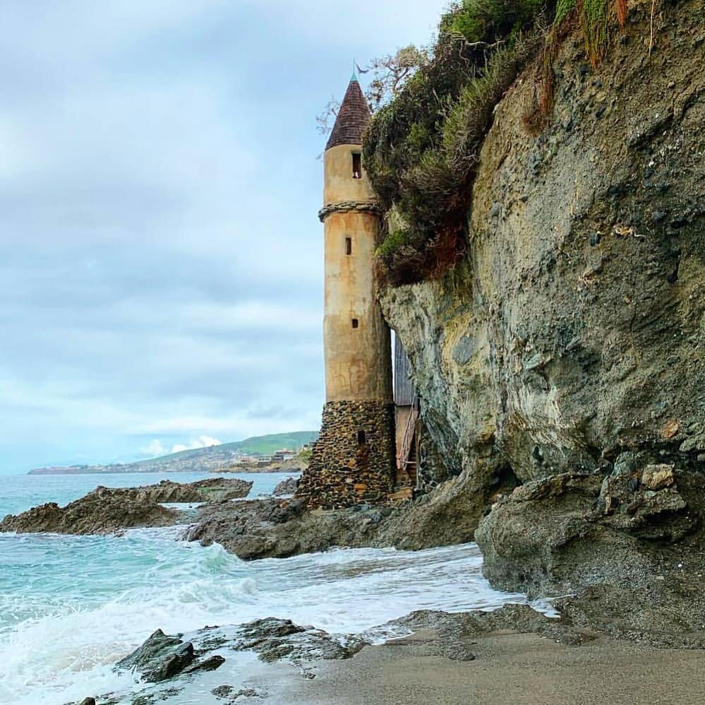 EXPLORE // Go on an adventure in your own town. You might find a pirate tower...!? Share your discovery today #LiveLikeYoureTraveling

Thanks for the inspiration @tameraferro !