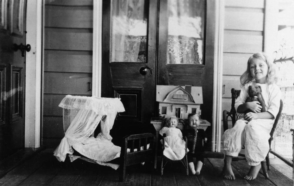 thedollshouse.jpg