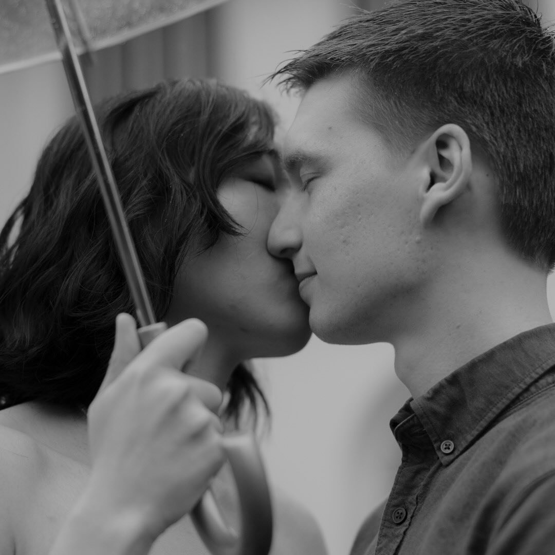 Loved this rainy day engagement session with Caroline and Ben. 😍💍 #engagementphotos #austinweddingphotographer #austinwedding #atxweddingplanner